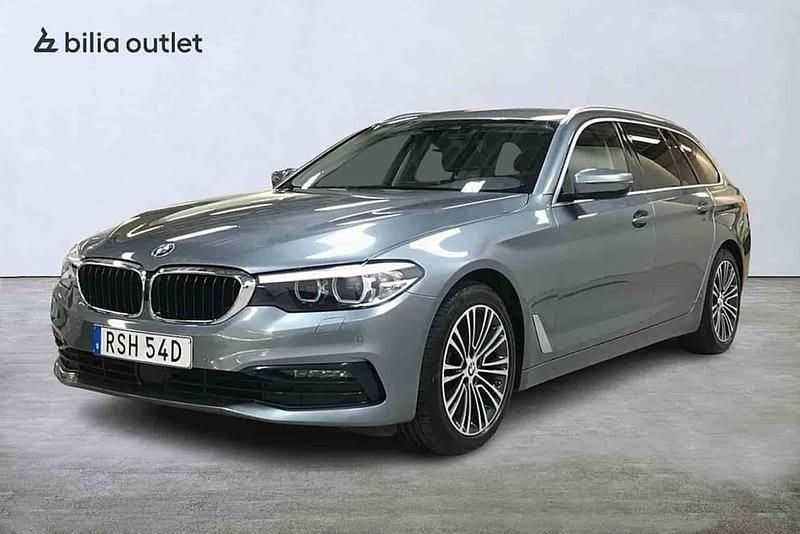 Blå Begagnad 2020 BMW 520 Kombi | 259 900 kr (Marknadspris) - Bild 1/1
