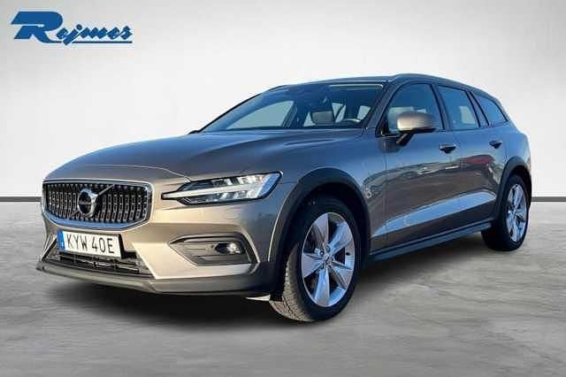 Grå (pebble grey metallic) Begagnad 2019 Volvo V60 CC SE Kombi | 299 900 kr (Marknadspris) - Bild 1/4