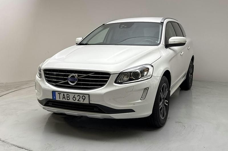 Vit Begagnad 2017 Volvo XC60 Standard SUV | 192 000 kr (Bra pris) - Bild 1/4
