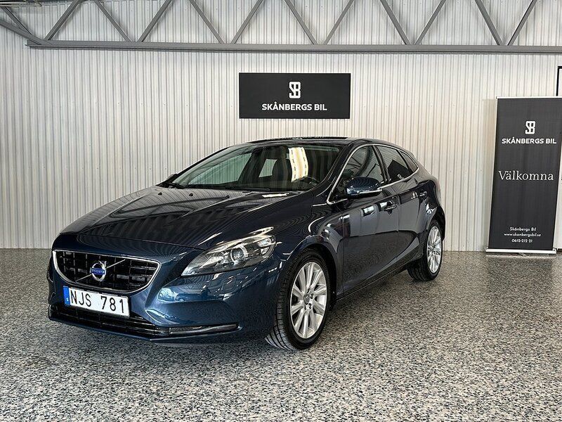 Blå Begagnad 2013 Volvo V40 Summum Kombi | 119 900 kr (Marknadspris) - Bild 1/4