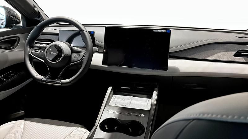 Ny BYD Seal Comfort 98 HK (72 kW) 2025 Svart Halvkombi