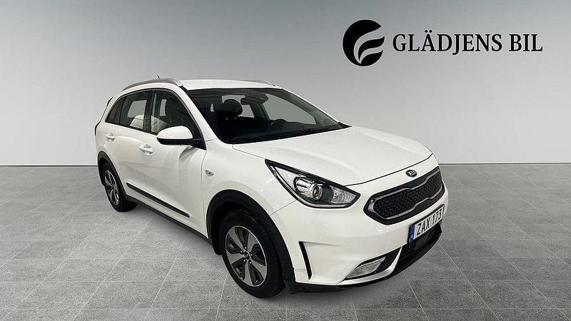 Vit Begagnad 2017 Kia Niro Advance SUV | 159 800 kr (Bra pris) - Bild 1/3