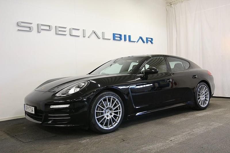 Svart Begagnad 2016 Porsche Panamera Edition Halvkombi | 389 000 kr - Bild 1/4