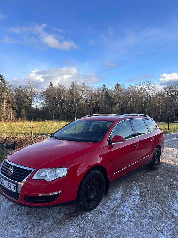 Begagnad 2010 VW Passat Kombi | 35 000 kr (Dyr) - Bild 1/4