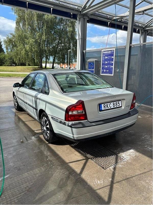 Grå Begagnad 2000 Volvo S80 Sedan | 11 500 kr (Superpris) - Bild 1/4