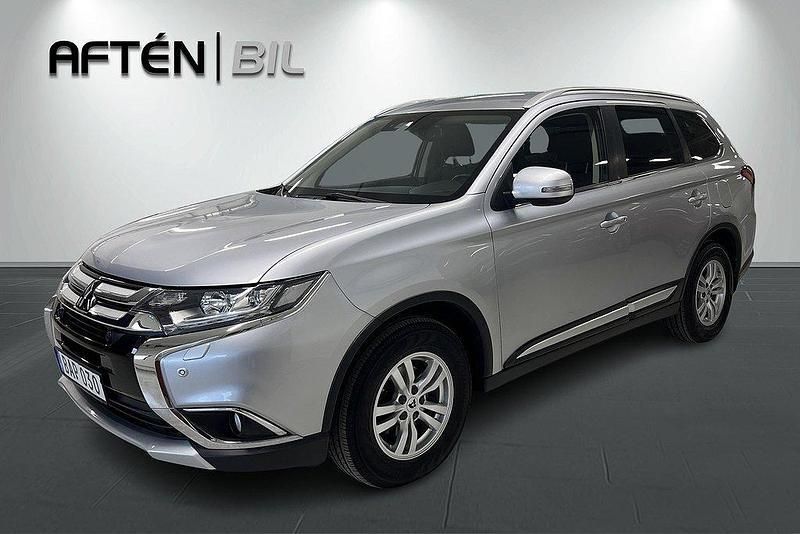 Silver Begagnad 2016 Mitsubishi Outlander Comfort Edition SUV | 199 900 kr (Marknadspris) - Bild 1/3