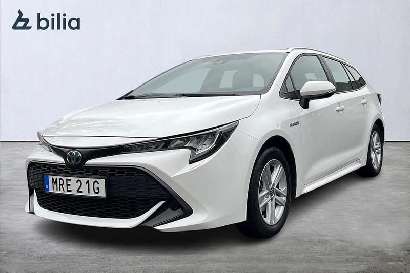 Vit Begagnad 2021 Toyota Corolla Active Kombi | 239 900 kr (Marknadspris) - Bild 1/3
