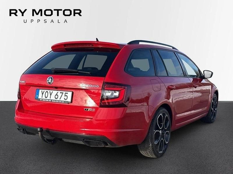 Begagnad Skoda Octavia RS 245 HK (180 kW) 2017 Röd Kombi