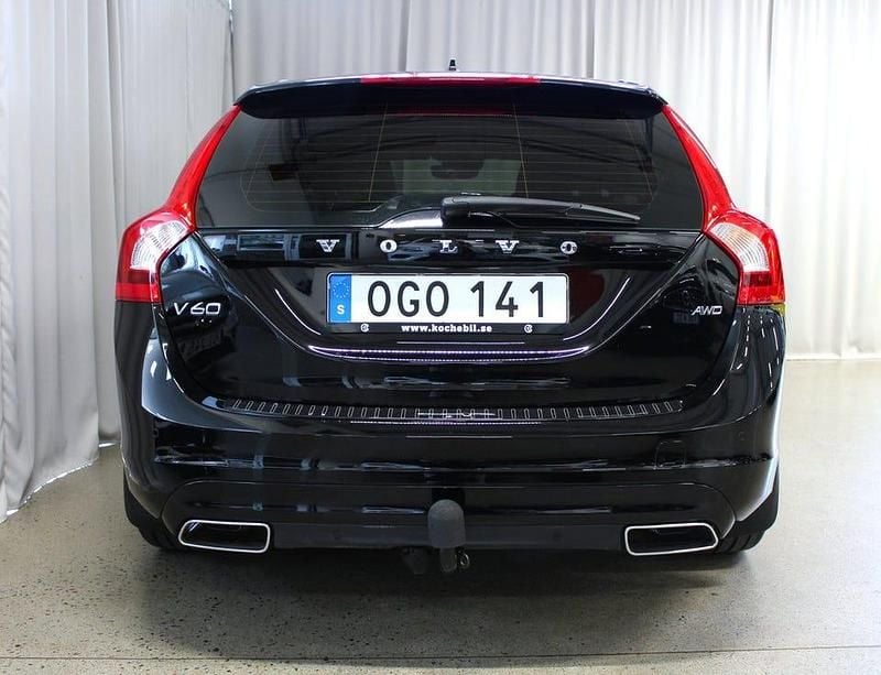 Begagnad Volvo V60 190 HK (139 kW) 2016 Svart Kombi