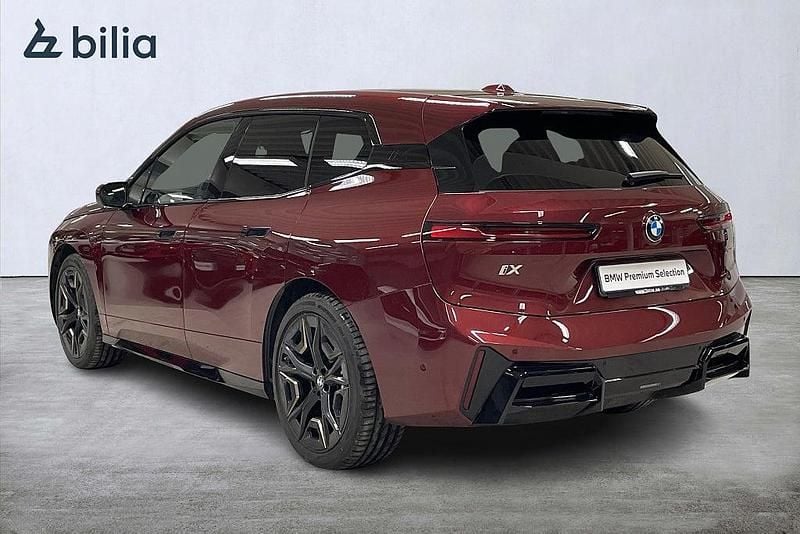 Begagnad BMW iX M Sport 484 kW (659 HK) 2025 Röd SUV