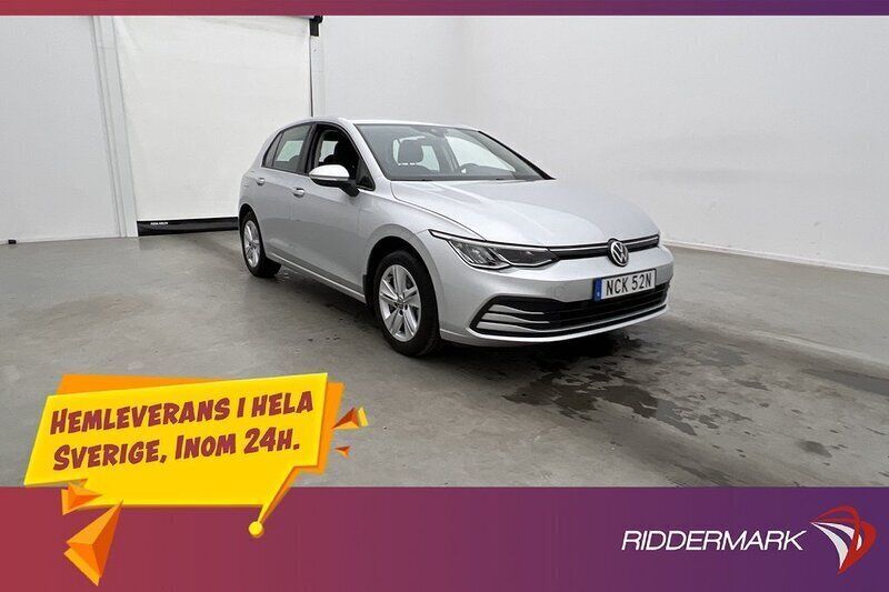 Silver Begagnad 2020 VW Golf VIII Halvkombi | 224 900 kr (Marknadspris) - Bild 1/3