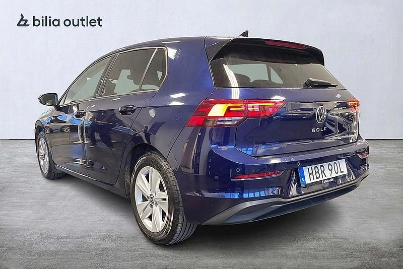 Begagnad VW Golf VIII 150 HK (110 kW) 2020 Mörkblå Halvkombi