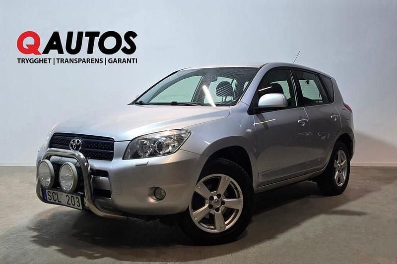Begagnad Toyota RAV4 152 HK (111 kW) 2007 Silver SUV