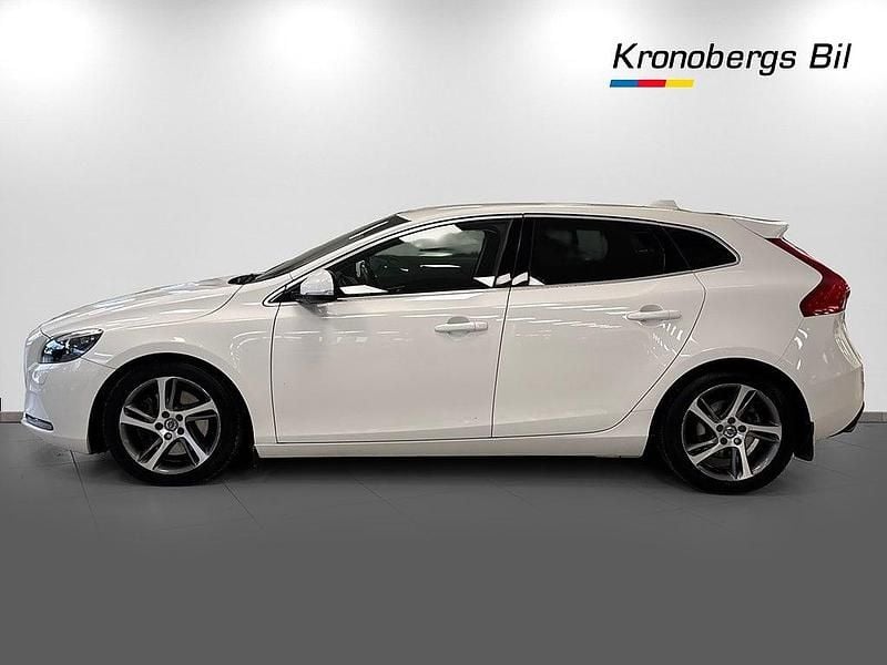 Begagnad Volvo V40 Momentum 150 HK (110 kW) 2013 Grå Kombi