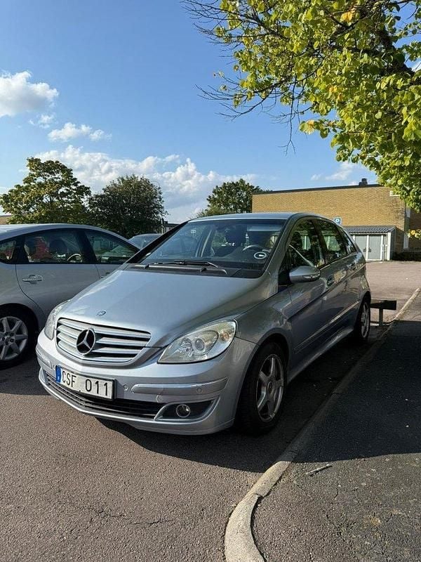 Blå Begagnad 2006 Mercedes B170 Minibuss | 30 000 kr (Marknadspris) - Bild 1/4