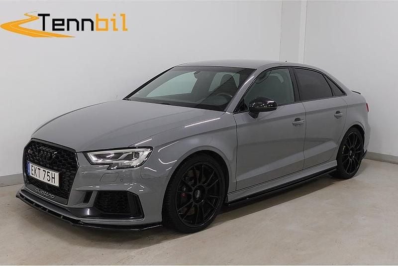 Grå Begagnad 2019 Audi RS3 Sedan | 449 900 kr (Superpris) - Bild 1/4