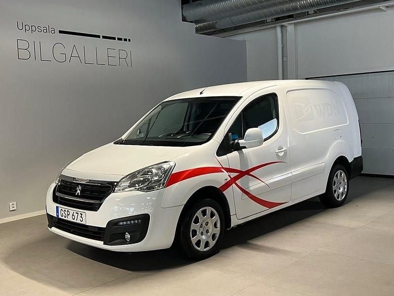 Vit Begagnad 2018 Peugeot Partner Minibuss | 99 900 kr (Marknadspris) - Bild 1/4