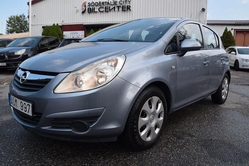 Grå Begagnad 2008 Opel Corsa Halvkombi | 49 900 kr (Marknadspris) - Bild 1/4