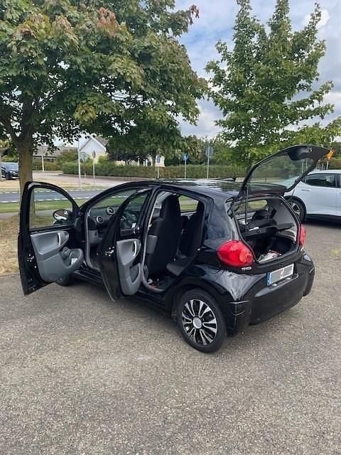 Svart Begagnad 2008 Toyota Aygo Halvkombi | 45 000 kr (Lite dyr) - Bild 1/4
