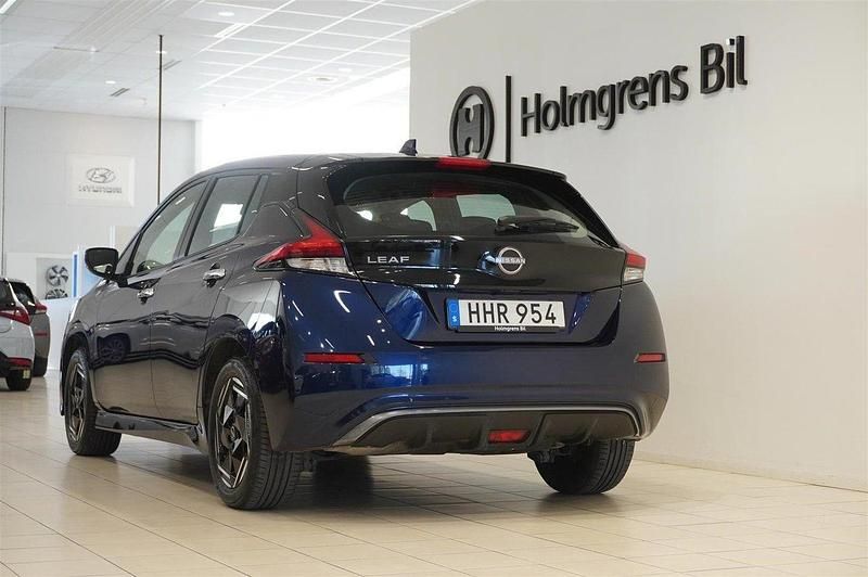 Begagnad Nissan Leaf N-Connecta 110 kW (150 HK) 2023 Okänd Halvkombi