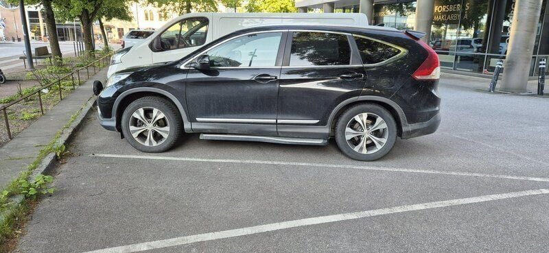 Svart Begagnad 2013 Honda CR-V Executive SUV | 135 000 kr (Marknadspris) - Bild 1/2