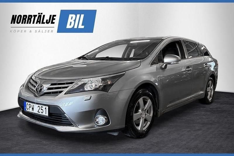Begagnad Toyota Avensis Executive 152 HK (111 kW) 2013 Ljusgrå Kombi