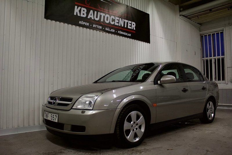 Grå Begagnad 2002 Opel Vectra Sedan | 24 900 kr (Lite dyr) - Bild 1/4