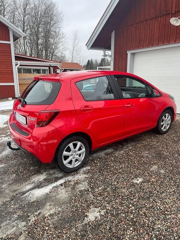 Begagnad Toyota Yaris 99 HK (72 kW) 2016