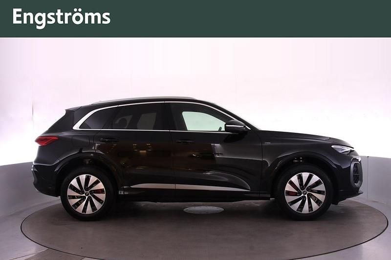 Ny Audi Q5 S-Line 367 HK (269 kW) 2025 Svart (mytsvart metallic) SUV