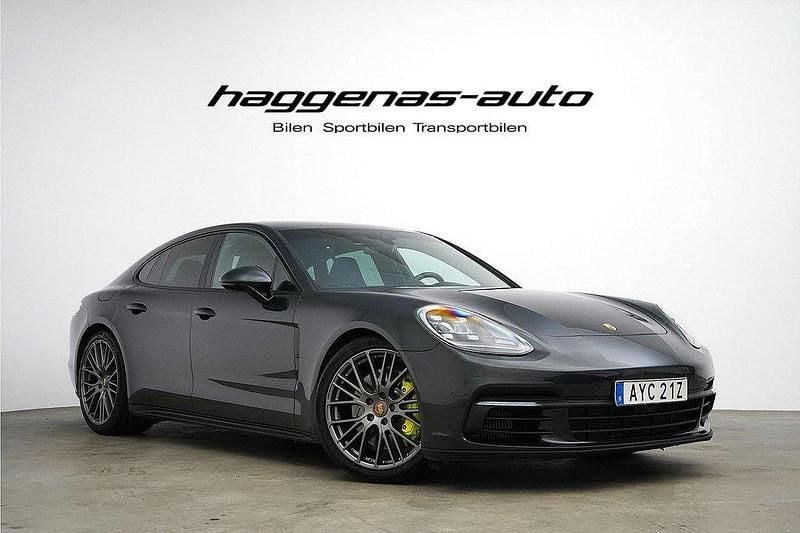 Grå Begagnad 2019 Porsche Panamera 4 Sedan | 629 000 kr (Superpris) - Bild 1/4