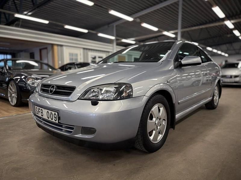 Grå Begagnad 2000 Opel Astra Sportkupé | 49 900 kr - Bild 1/4