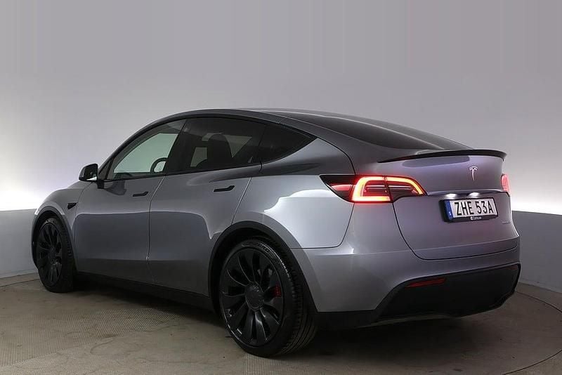 Begagnad Tesla Model Y Performance 392 kW (534 HK) 2023 Grå SUV