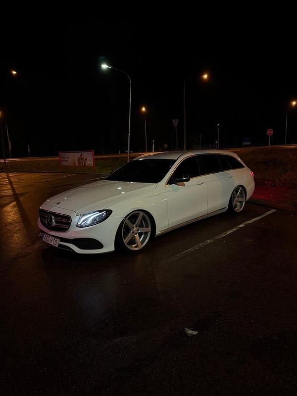 Begagnad Mercedes E220 194 HK (142 kW) 2017