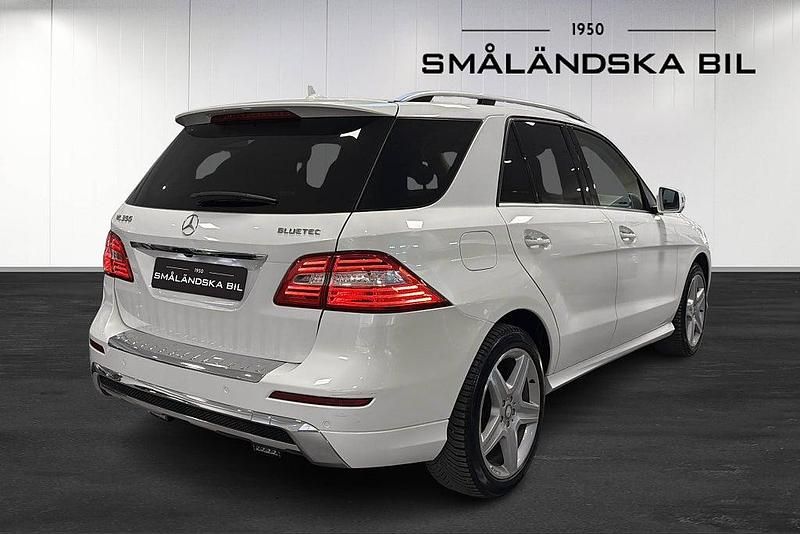 Begagnad Mercedes ML350 AMG line 258 HK (189 kW) 2012 Vit SUV