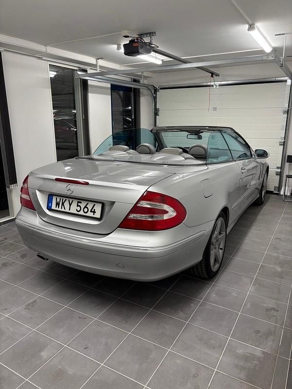 Begagnad Mercedes CLK200 Avantgarde 163 HK (119 kW) 2005 Silver Cab