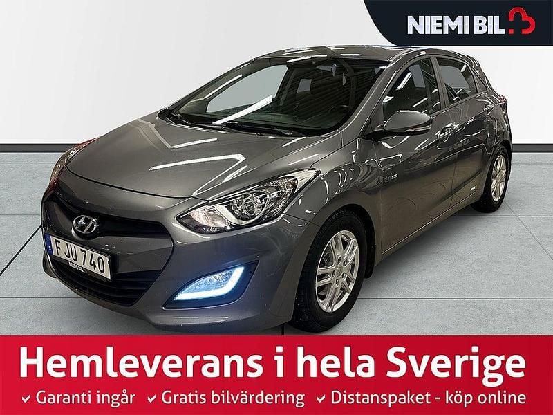 Grå Begagnad 2014 Hyundai i30 Halvkombi | 89 900 kr (Lite dyr) - Bild 1/3