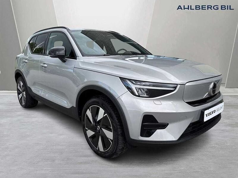 Silver Begagnad 2024 Volvo XC40 Core SUV | 454 500 kr - Bild 1/3