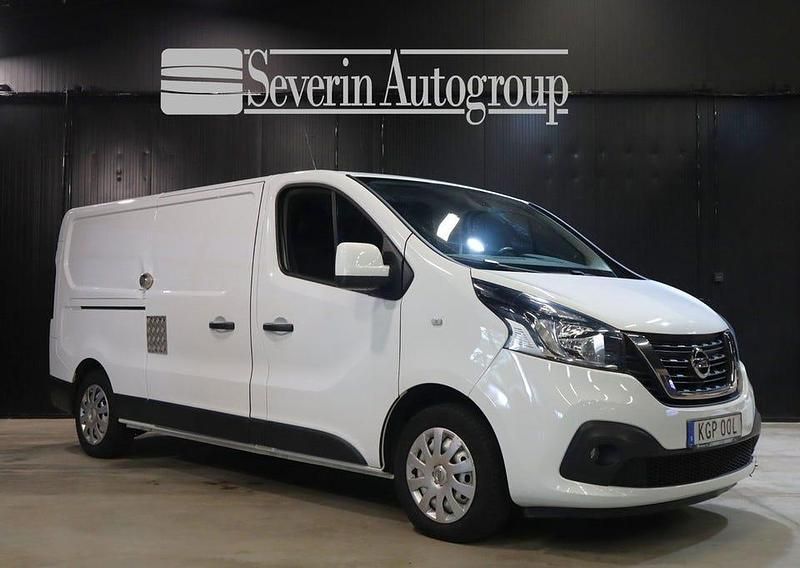 Vit Begagnad 2019 Nissan NV300 Van | 189 000 kr (Marknadspris) - Bild 1/4