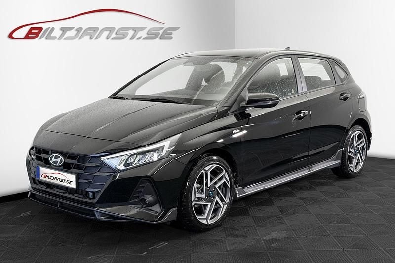 Svart Begagnad 2024 Hyundai i20 N Line Halvkombi | 244 900 kr (Marknadspris) - Bild 1/4