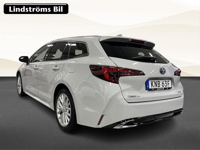 Begagnad Toyota Corolla Style 141 HK (103 kW) 2025 Grå Kombi