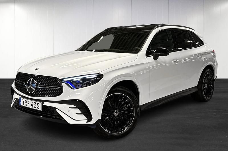 Svart Begagnad 2025 Mercedes GLC300e AMG line SUV | 829 000 kr - Bild 1/4