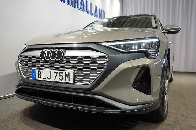 Begagnad Audi Q8 e-tron Proline 253 kW (344 HK) 2023 Chronosgrå metallic SUV