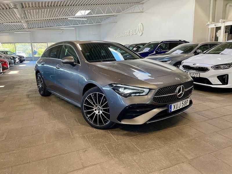 Mörkgrå Begagnad 2024 Mercedes CLA250e Shooting Brake AMG Kombi | 419 000 kr (Lite dyr) - Bild 1/4