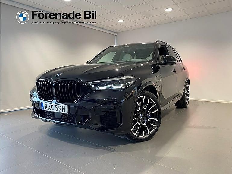 Svart Begagnad 2022 BMW X5 M Sport SUV | 779 000 kr (Marknadspris) - Bild 1/4