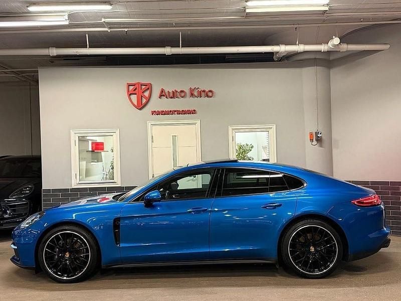 Begagnad Porsche Panamera 4 330 HK (242 kW) 2018 Blå Sedan