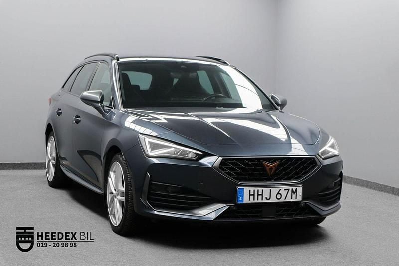 Grå (magnetic tech (grå)) Begagnad 2021 Cupra Leon Kombi | 229 800 kr (Bra pris) - Bild 1/4
