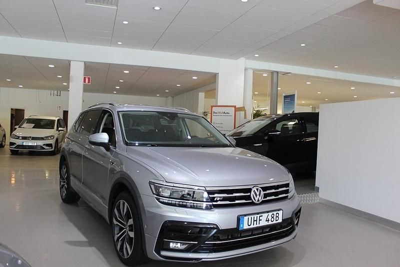 Begagnad VW Tiguan Allspace R-line 200 HK (147 kW) 2020 Silver SUV