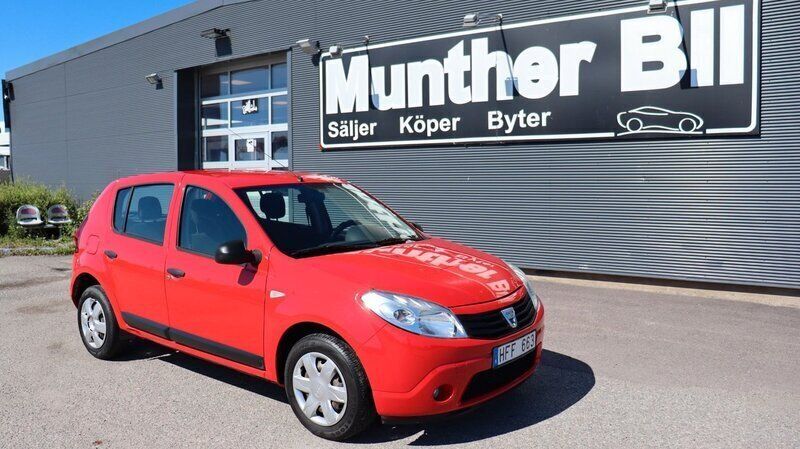 Röd Begagnad 2011 Dacia Sandero Halvkombi | 24 900 kr - Bild 1/4