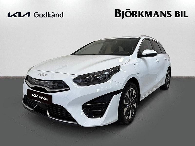 Vit Begagnad 2022 Kia Ceed Sportswagon Advance Kombi | 209 900 kr (Superpris) - Bild 1/4