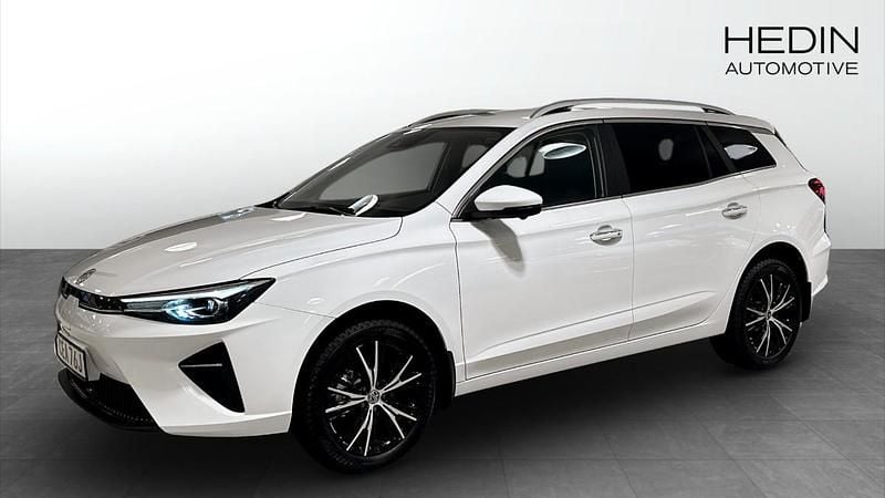 Vit (white) Begagnad 2023 MG MG5 EV Luxury Kombi | 289 900 kr (Marknadspris) - Bild 1/4